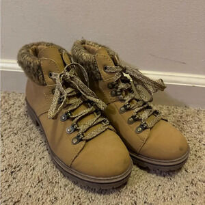 Time and Tru Lace Up Cushion Collar Ankle Hiker/ Hiking Boots